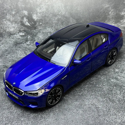 1:18 2018 FOR BMW  M5 model  F90 alloy car model for boyfriend gift metal Static birthday gift collection Adult toy